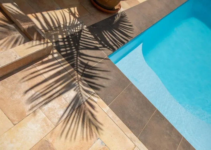 Alba Regia Catarthome - Private Pool 펜션 *